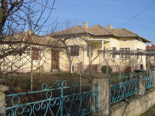 : property For Sale Preselentsi Bulgaria